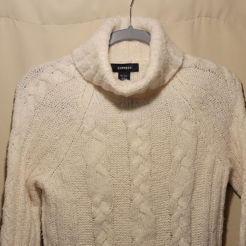 Express Women's Ivory Cable Knit Turtleneck Sweater